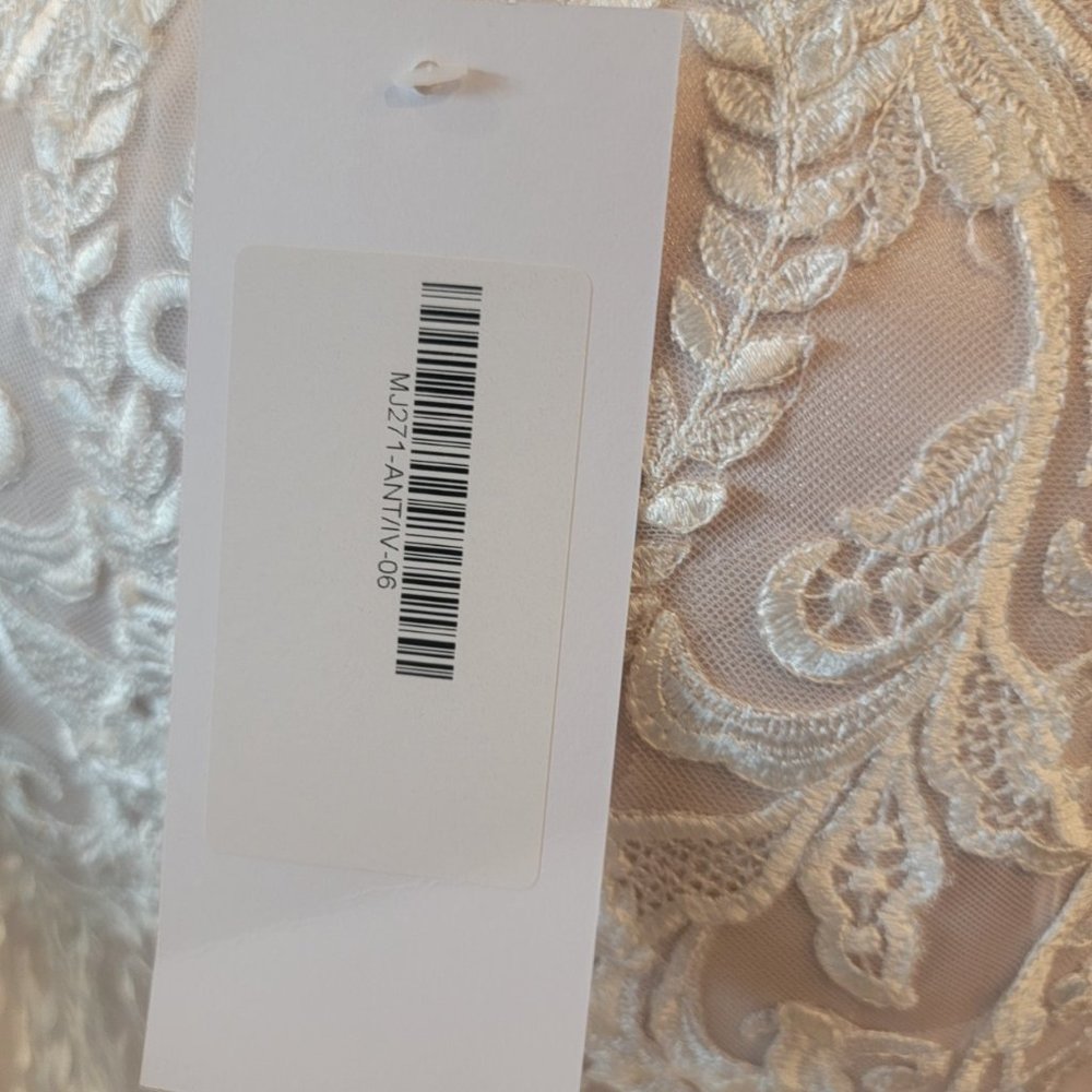 Wedding Dress NWT - Picture 3 of 7